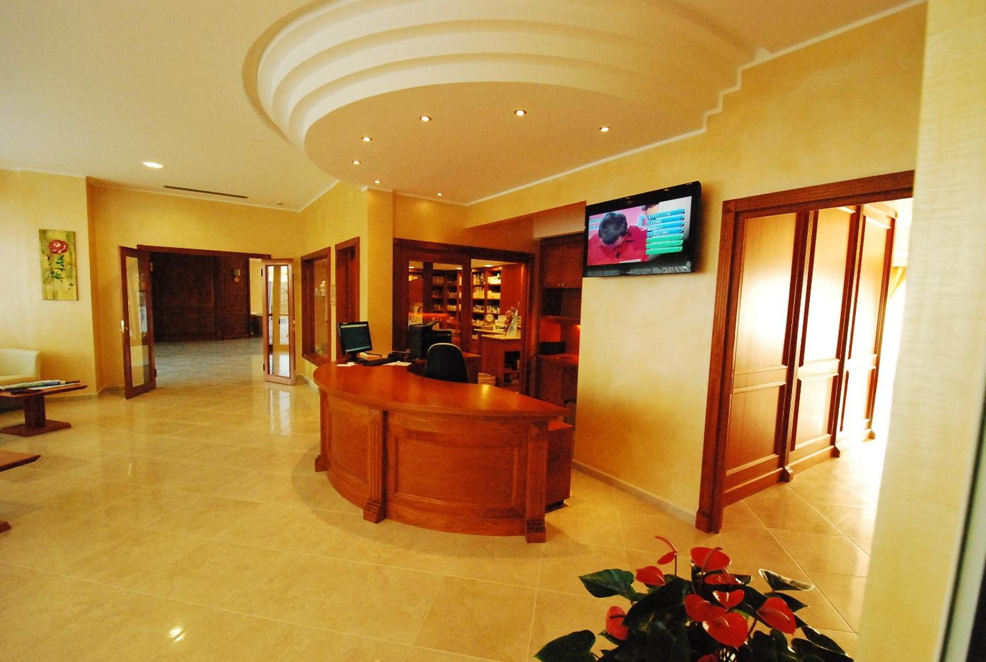 Domus Hotel Bagnoli Del Trigno Экстерьер фото